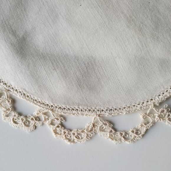 Vintage Crochet Edgeing 9" Doily Ivory - Picture 5 of 6